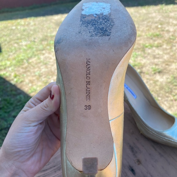 Manolo Blahnik Gold Heels - Picture 4 of 12